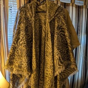 Simply Noelle Leopard Patterned Hooded Cape